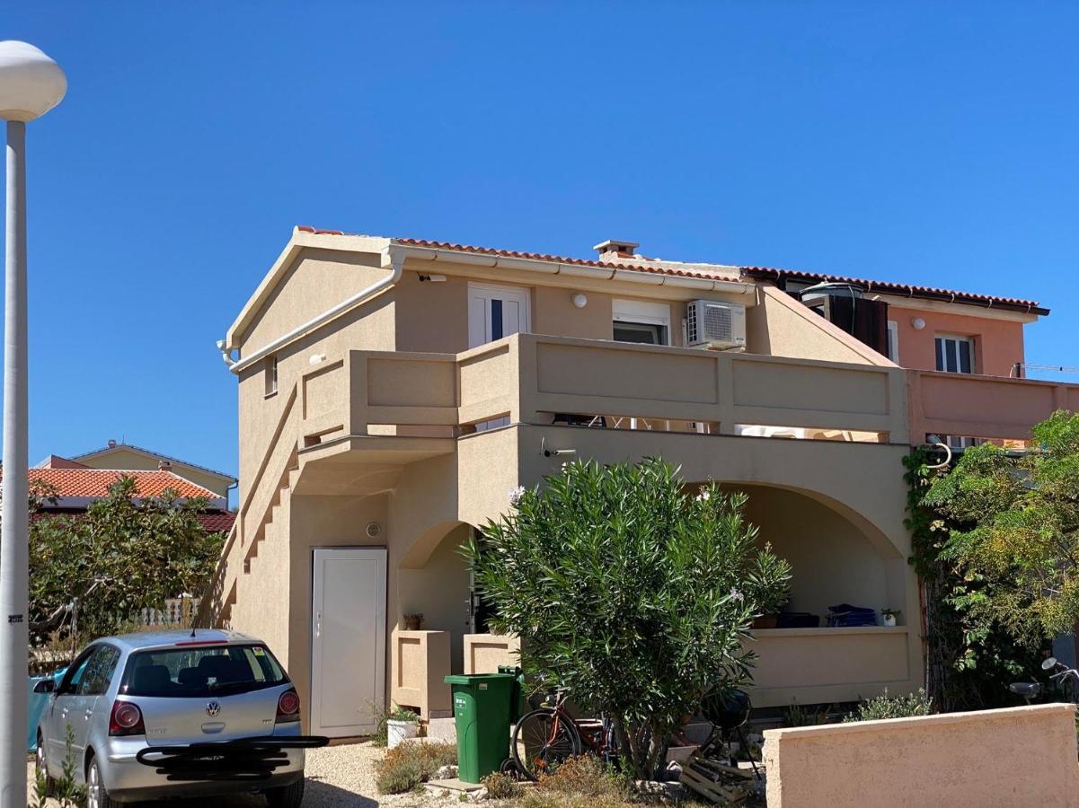 Beachfront Apartment Vir Exterior foto