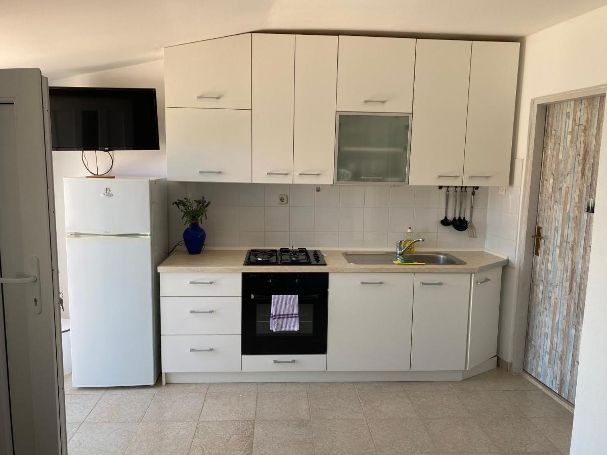 Beachfront Apartment Vir Exterior foto
